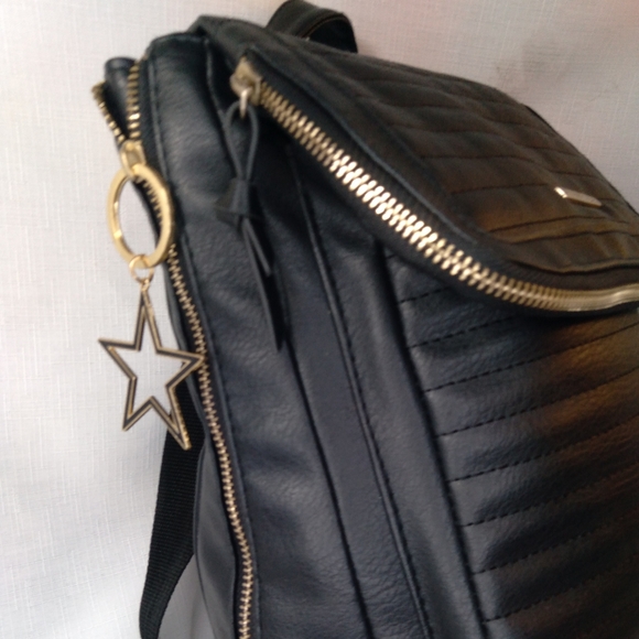 Black Rampage backpack - Picture 2 of 8